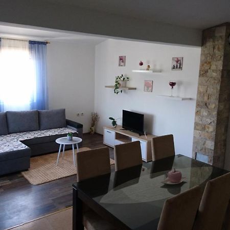 Apartman Vuleta Ražanac Екстериор снимка
