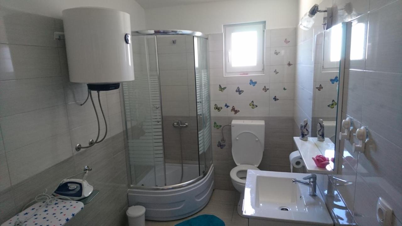 Apartman Vuleta Ražanac Екстериор снимка