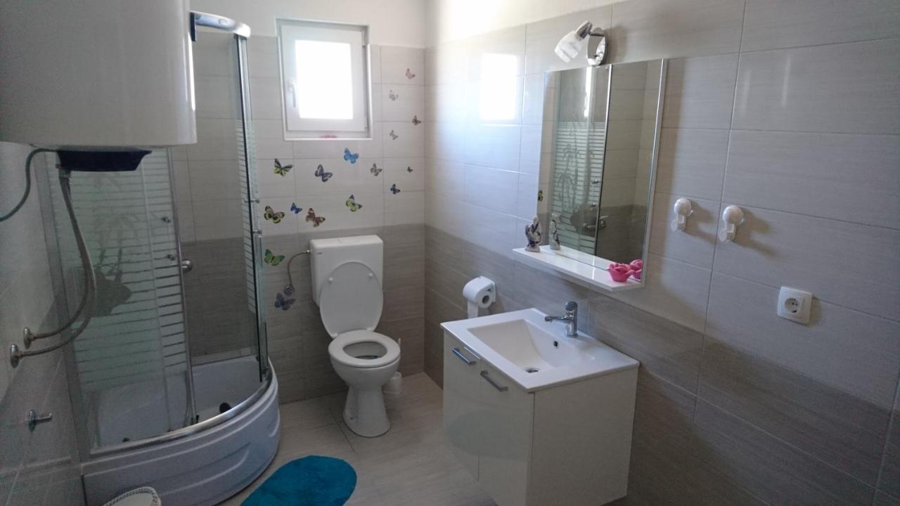 Apartman Vuleta Ražanac Екстериор снимка